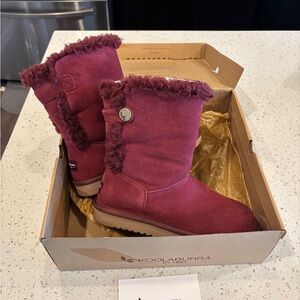 Kookaburra by UGG Burgundy/maroon Suede Boots. Size: 8